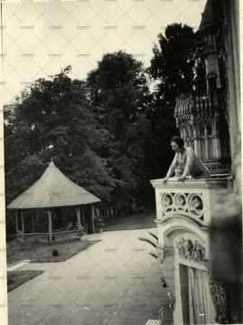 Château de Beauregard - femme au balcon